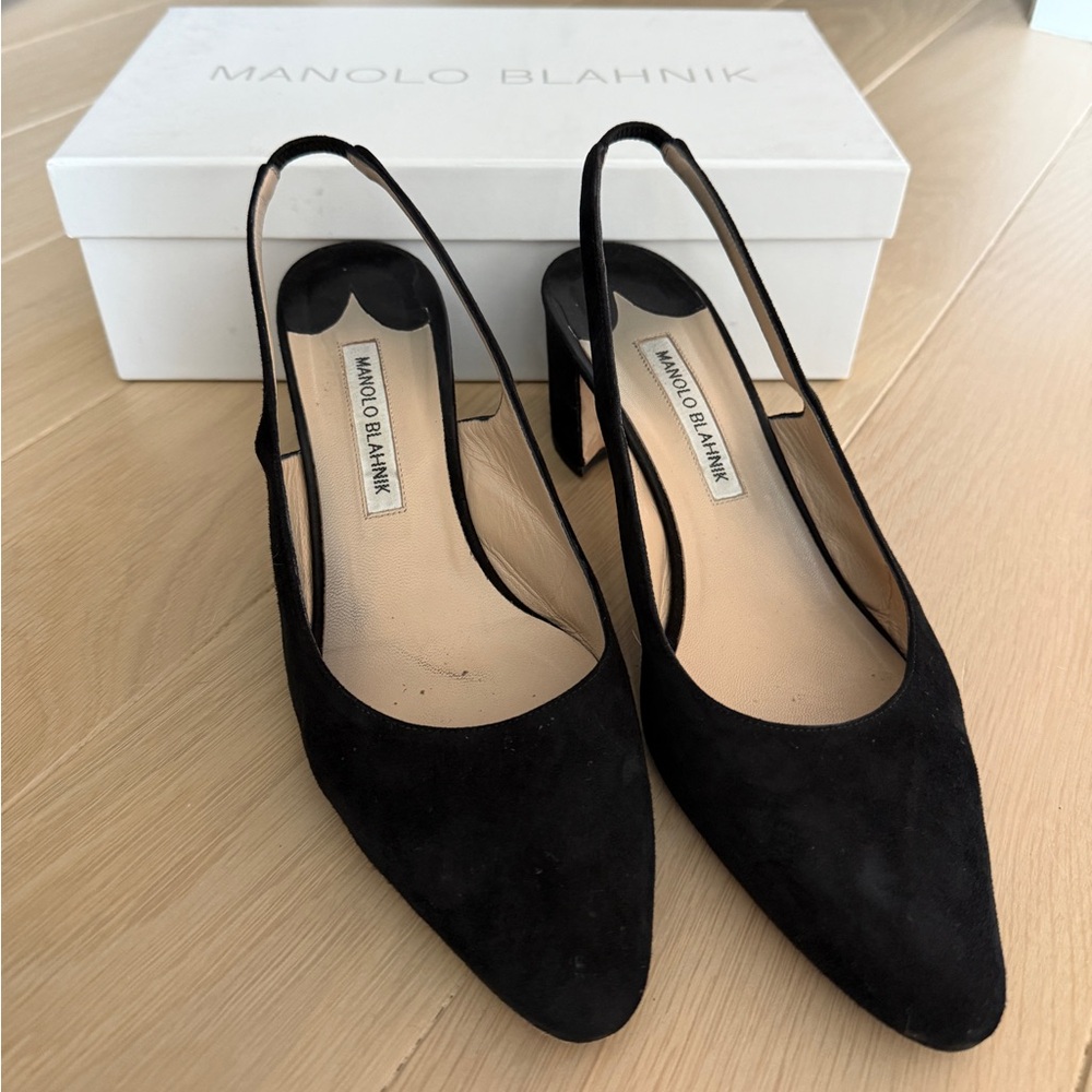 Manolo Blahnik 50MM Allurasa Slingback Pump - Size 40